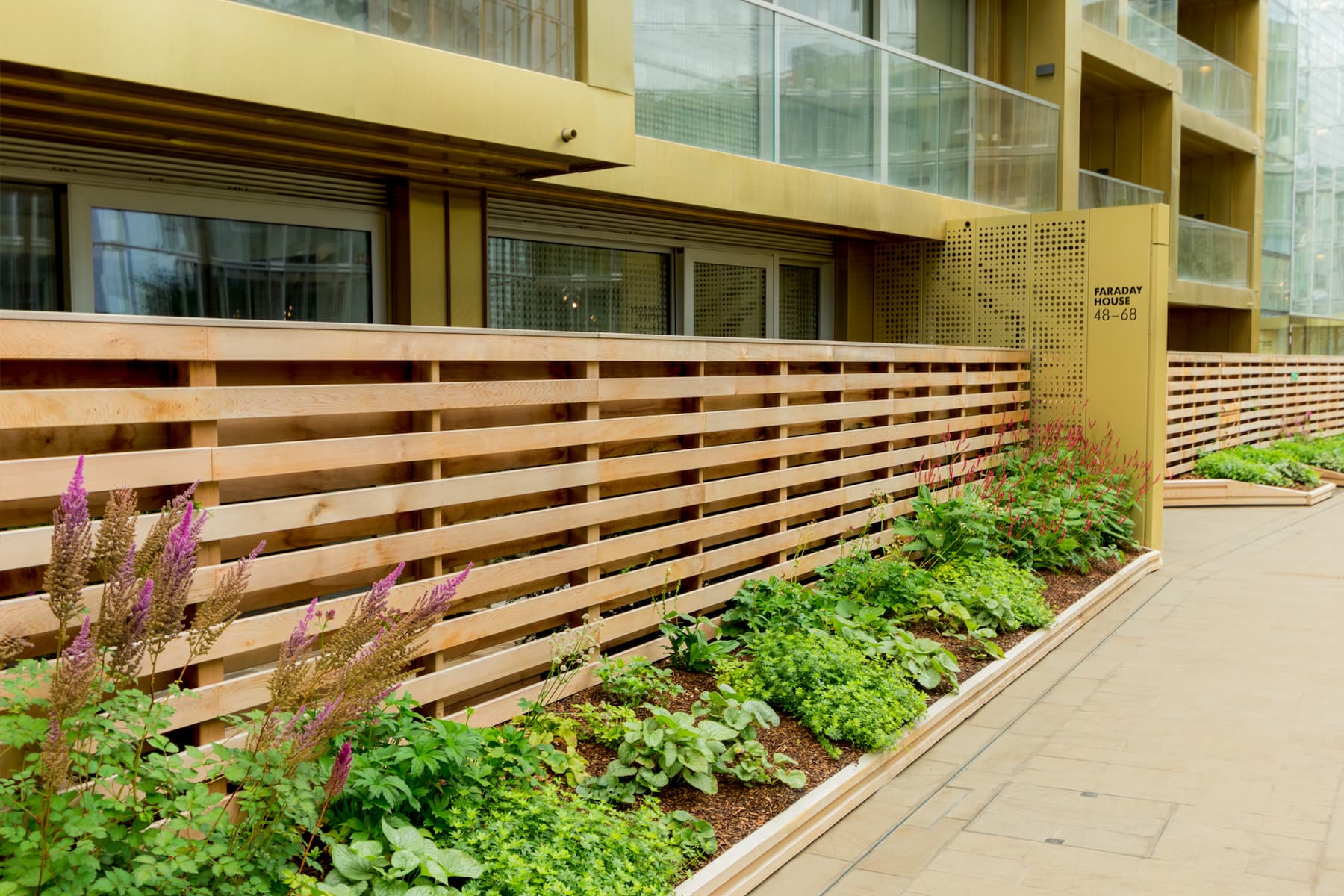 battersea-power-station-cladding-rails-timber-battens-