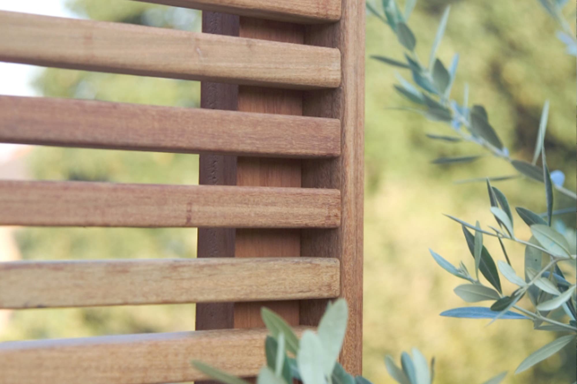 close-up-odc-cladding-rails-timber-battens-